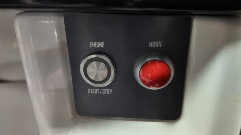 Slide: The Image of MasterCraft NXT22 2020 - 31