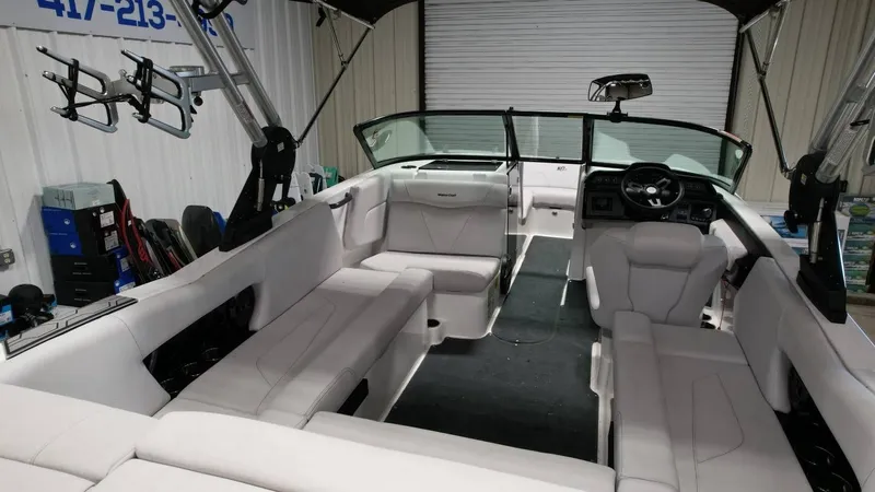Slide: The Image of MasterCraft NXT22 2020 - 37