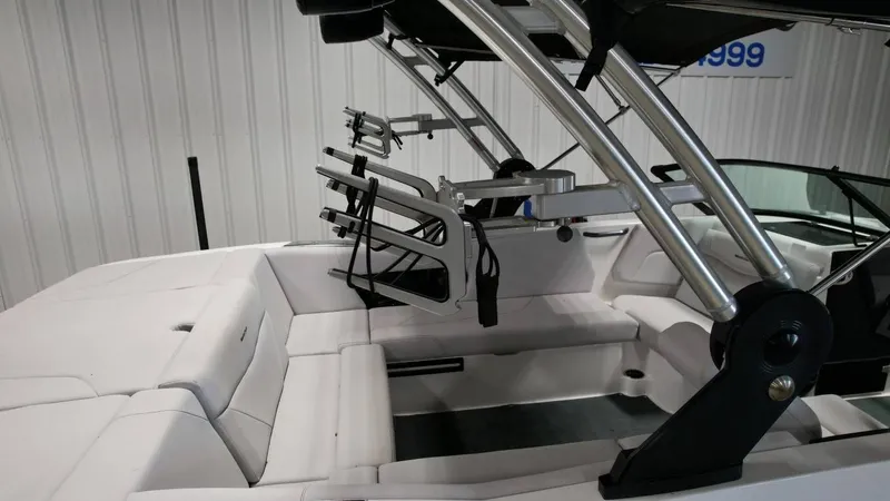 Slide: The Image of MasterCraft NXT22 2020 - 43