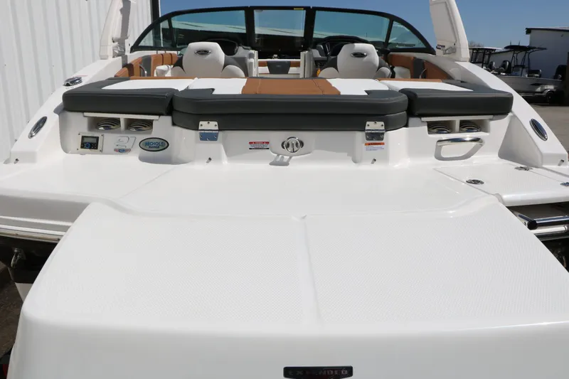 Slide: The Image of Rear view of 2026 Chaparral 21 SSi with spacious swim platform. - 8