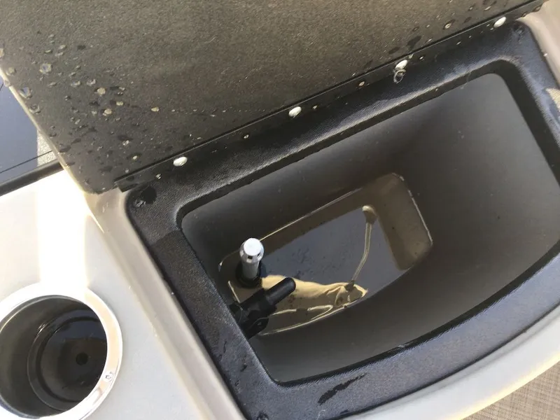 Slide: The Image of Sun Tracker Bass Buggy 18 DLX 2023 - 16