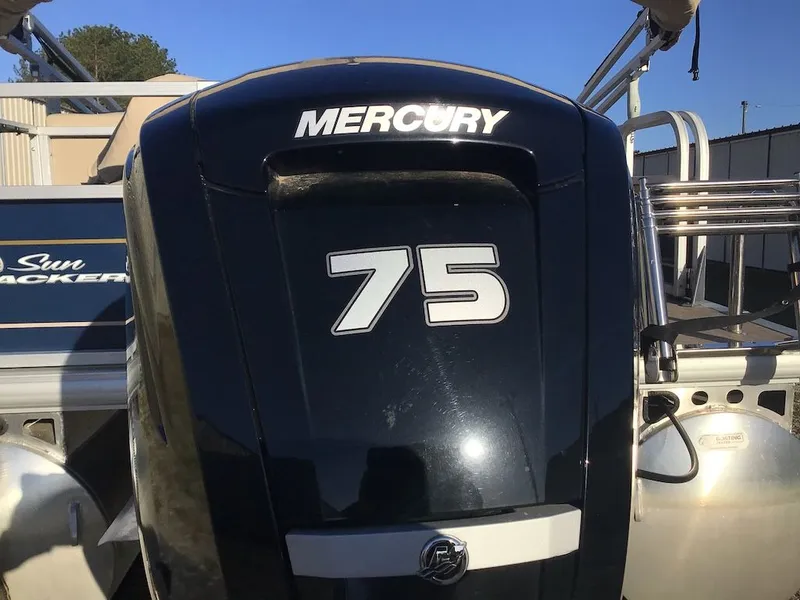 Slide: The Image of Sun Tracker Bass Buggy 18 DLX 2023 - 22