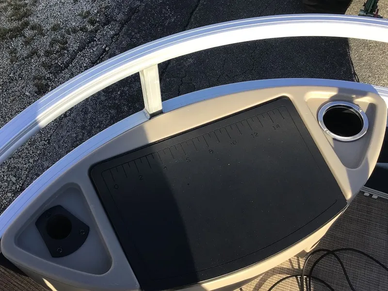 Slide: The Image of Sun Tracker Bass Buggy 18 DLX 2023 - 6