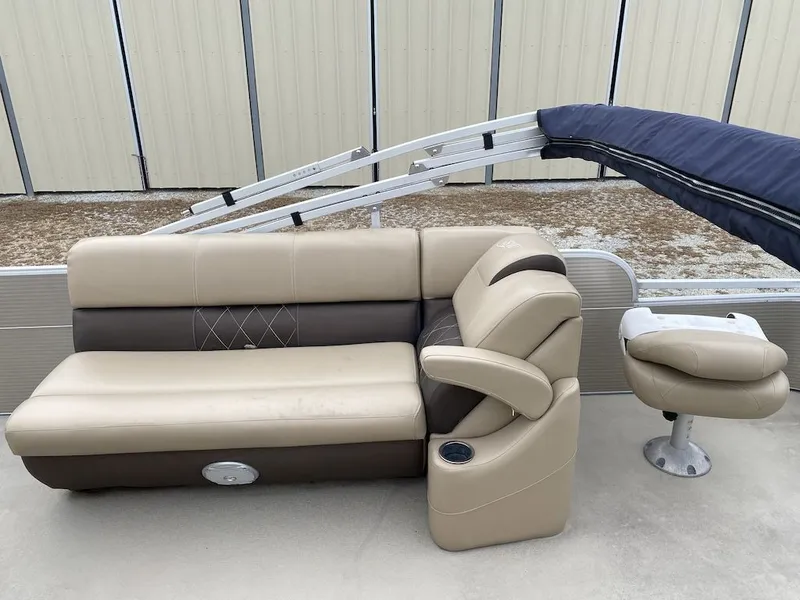 Slide: The Image of Silver Wave 230 CC ISLAND 2018 - 13