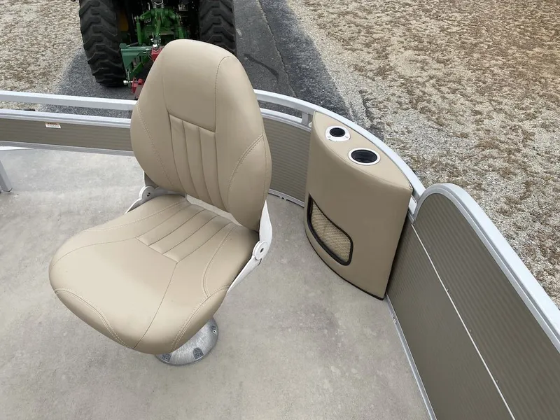 Slide: The Image of Silver Wave 230 CC ISLAND 2018 - 19