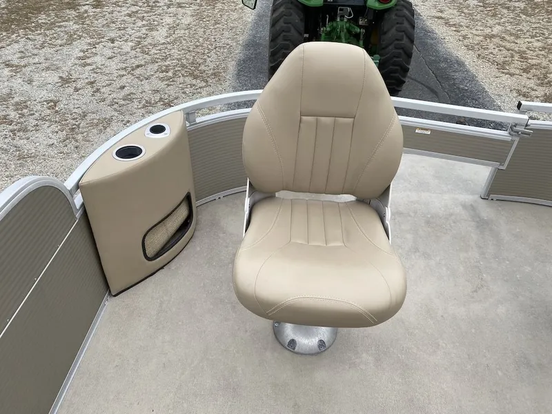 Slide: The Image of Silver Wave 230 CC ISLAND 2018 - 20