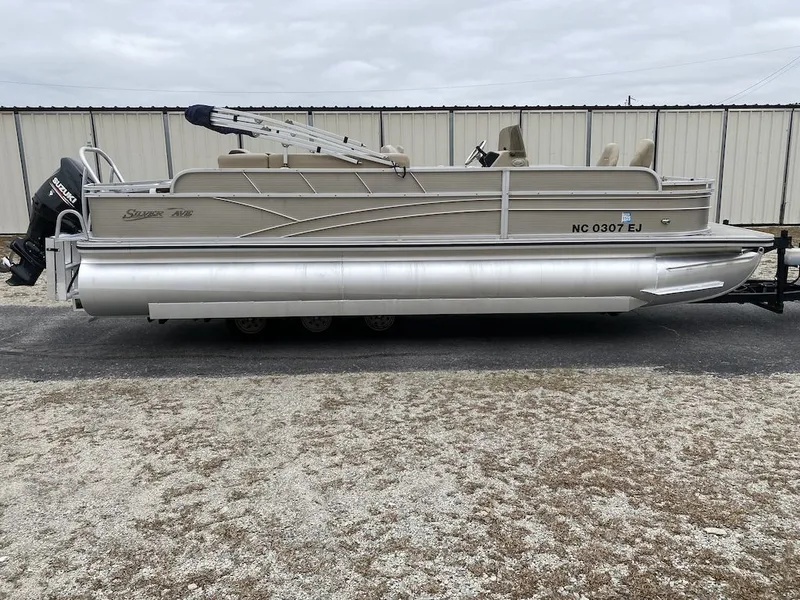 Slide: The Image of Silver Wave 230 CC ISLAND 2018 - 6