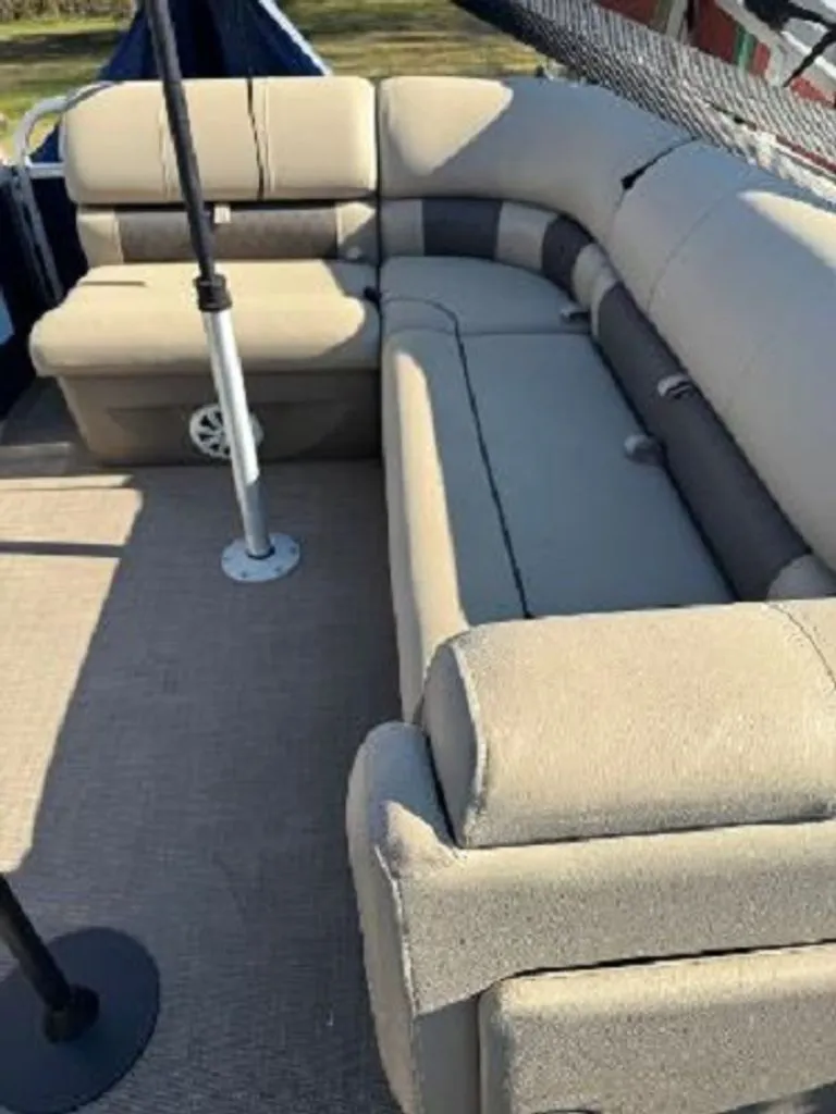 Slide: The Image of Tracker 22 DLX PARTY BARGE 2022 - 7