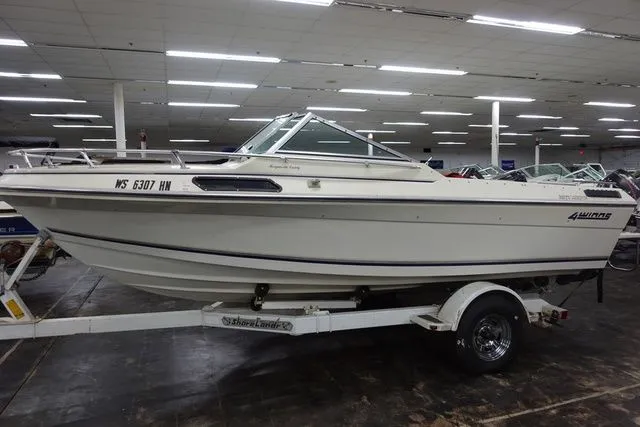 The Image of Four Winns 180 Marquise 1983 - 1