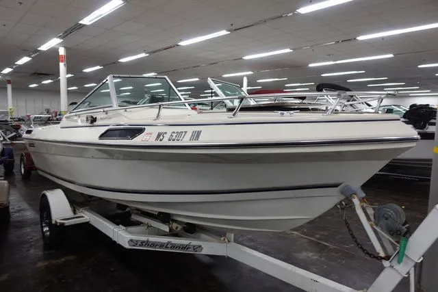 Slide: The Image of Four Winns 180 Marquise 1983 - 3