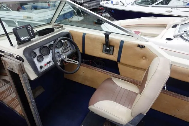 Slide: The Image of Four Winns 180 Marquise 1983 - 7