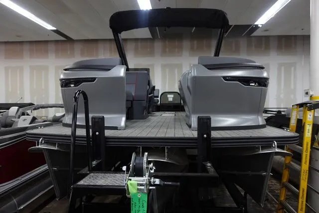 Slide: The Image of Manitou 22 EXP BENCH STEALTH 2024 - 2