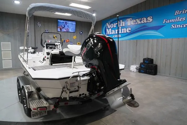 Slide: The Image of Vexus AVX1980CC 2021 - 10