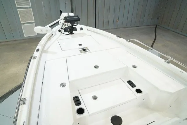 Slide: The Image of Vexus AVX1980CC 2021 - 12