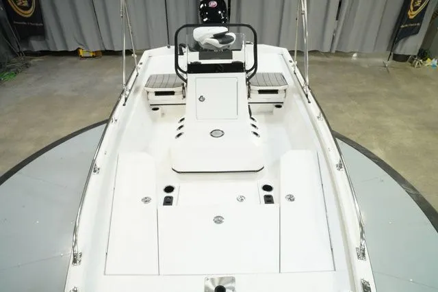 Slide: The Image of Vexus AVX1980CC 2021 - 14