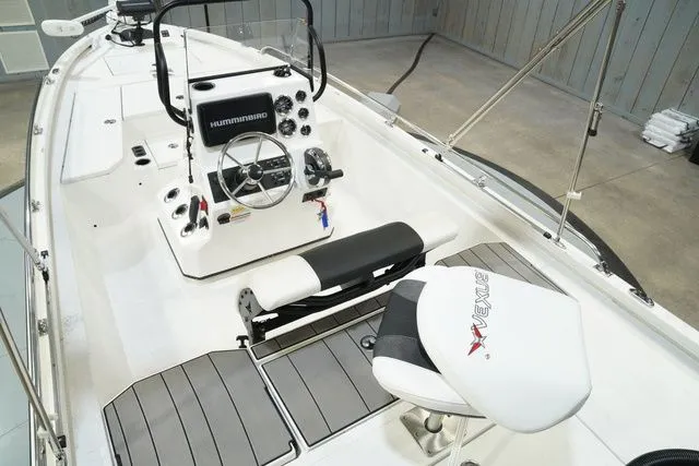 Slide: The Image of Vexus AVX1980CC 2021 - 22