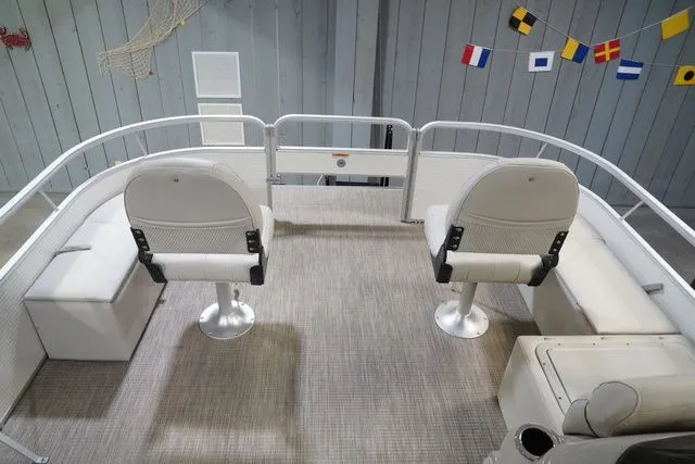 Slide: The Image of Godfrey SR 226 F 2021 - 12