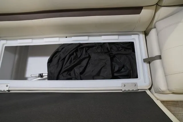 Slide: The Image of Godfrey SR 226 F 2021 - 15