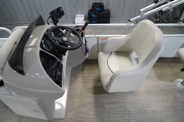 Slide: The Image of Godfrey SR 226 F 2021 - 16