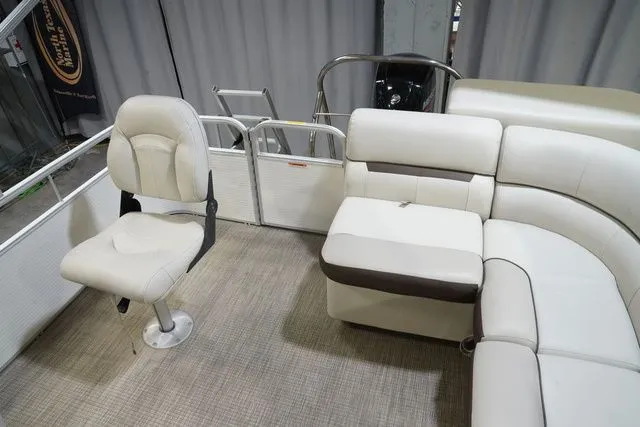 Slide: The Image of Godfrey SR 226 F 2021 - 21