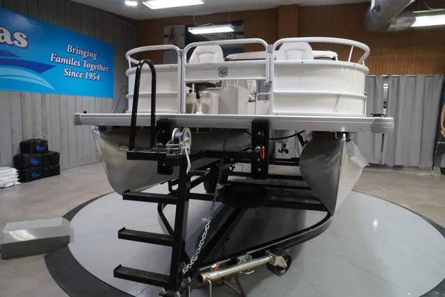 Slide: The Image of Godfrey SR 226 F 2021 - 3