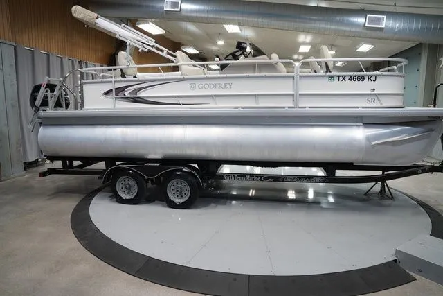 Slide: The Image of Godfrey SR 226 F 2021 - 6