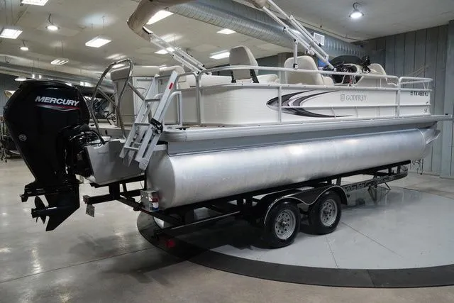 Slide: The Image of Godfrey SR 226 F 2021 - 7