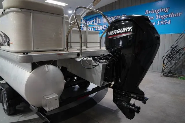 Slide: The Image of Godfrey SR 226 F 2021 - 9