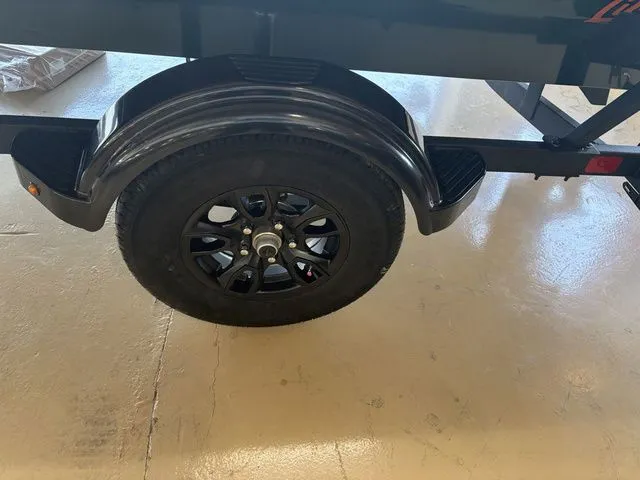 Slide: The Image of Tracker Bass Tracker Classic Limited 2026 - 28