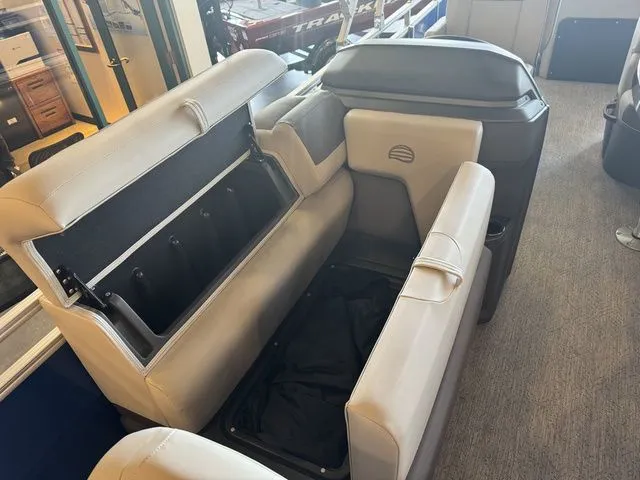 Slide: The Image of Sun Tracker Fishin' Barge 20 DLX 2026 - 15