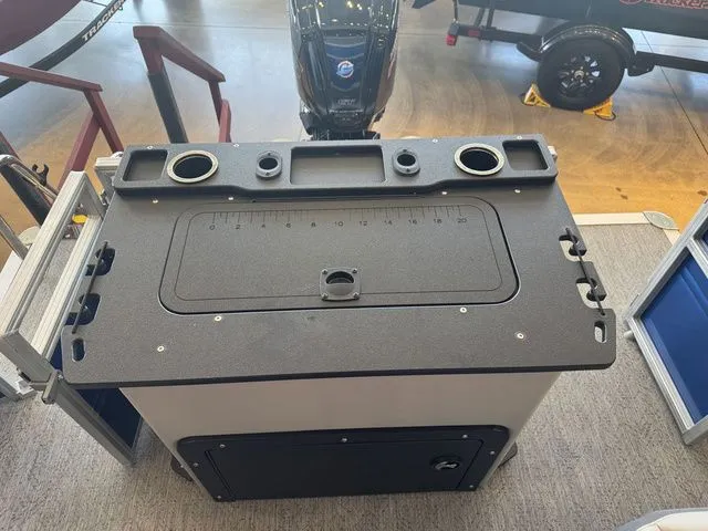 Slide: The Image of Sun Tracker Fishin' Barge 20 DLX 2026 - 20