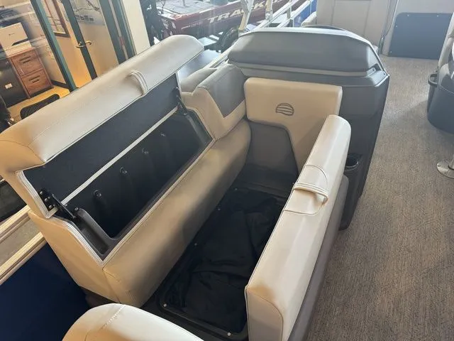 Slide: The Image of Sun Tracker Fishin' Barge 20 DLX 2026 - 8