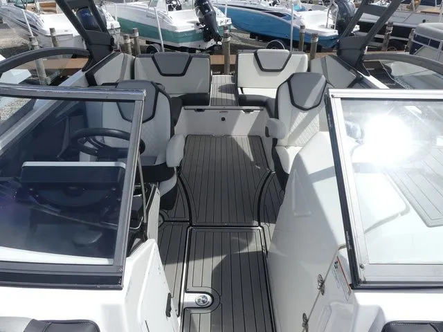 Slide: The Image of Yamaha 252SE 2022 - 11