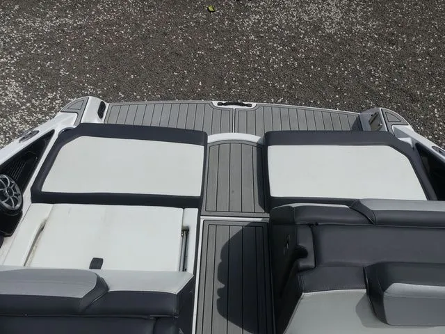 Slide: The Image of Yamaha 252SE 2022 - 19