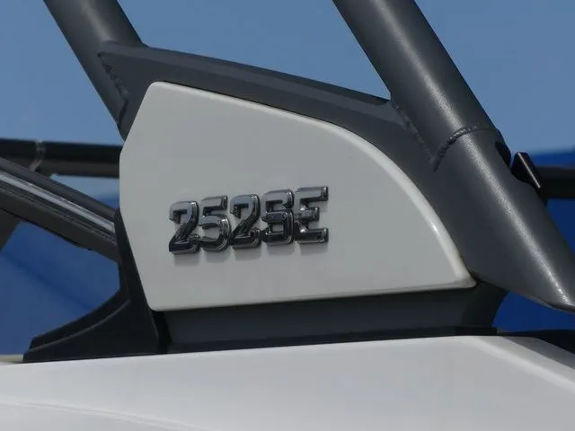 Slide: The Image of Yamaha 252SE 2022 - 8