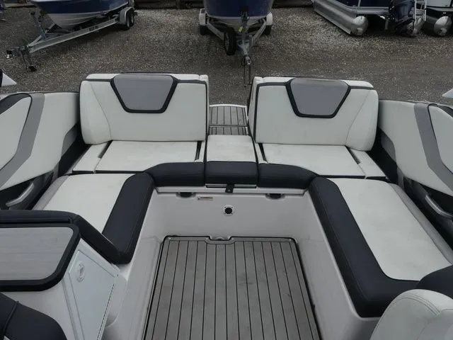 Slide: The Image of Yamaha 252SD 2023 - 17