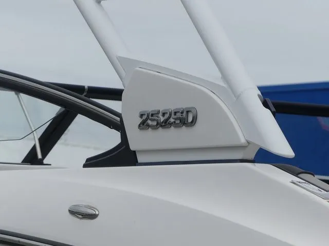 Slide: The Image of Yamaha 252SD 2023 - 8