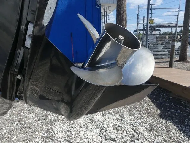 Slide: The Image of Mako 184 Center Console 2019 - 10