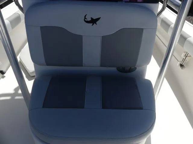 Slide: The Image of Mako 184 Center Console 2019 - 13