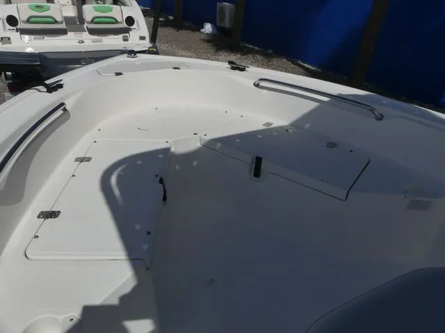 Slide: The Image of Mako 184 Center Console 2019 - 14