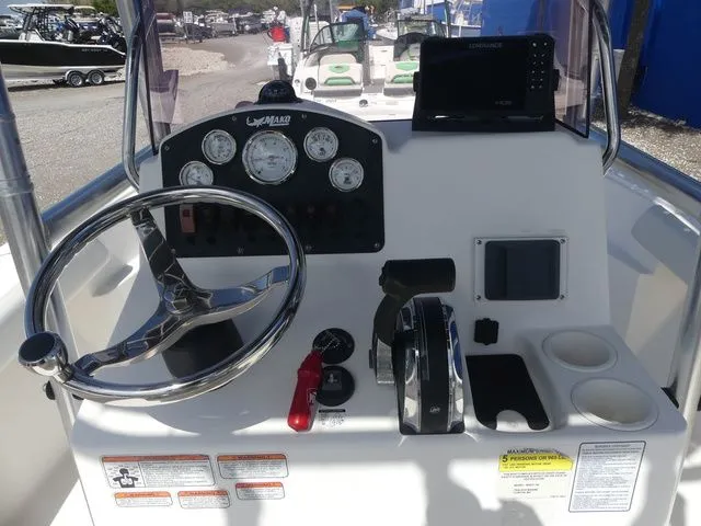 Slide: The Image of Mako 184 Center Console 2019 - 21