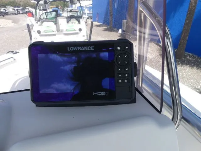 Slide: The Image of Mako 184 Center Console 2019 - 22