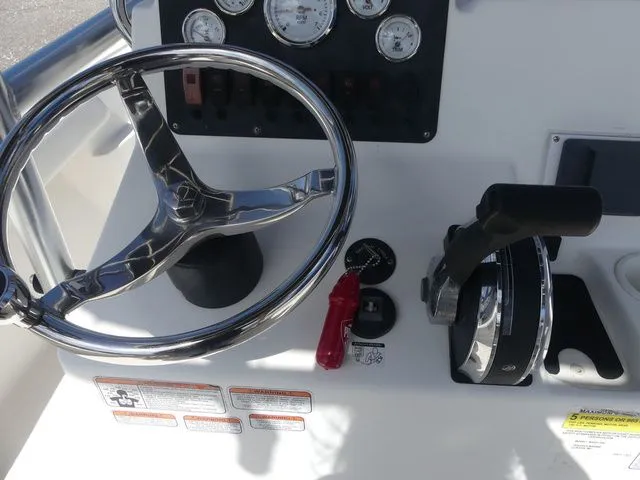 Slide: The Image of Mako 184 Center Console 2019 - 23