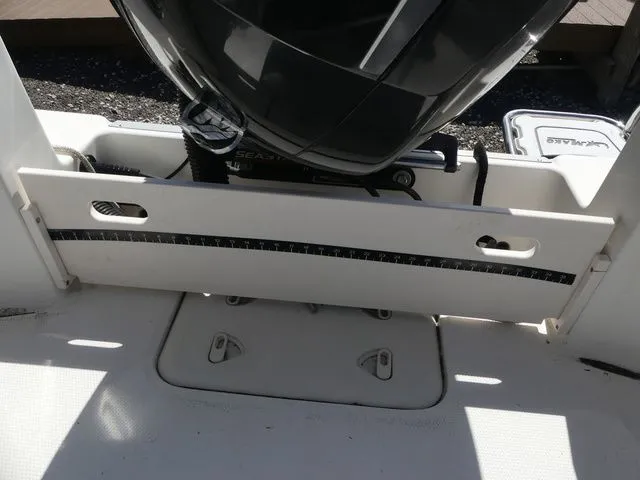 Slide: The Image of Mako 184 Center Console 2019 - 24