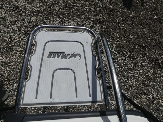 Slide: The Image of Mako 184 Center Console 2019 - 25