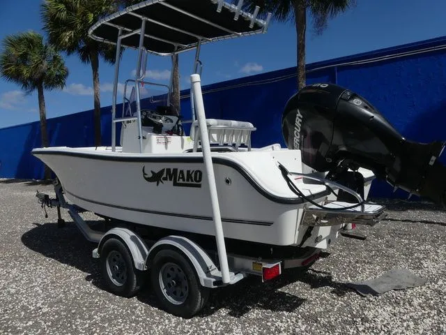 Slide: The Image of Mako 184 Center Console 2019 - 6