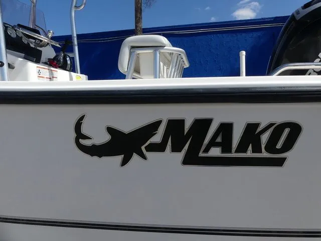 Slide: The Image of Mako 184 Center Console 2019 - 7