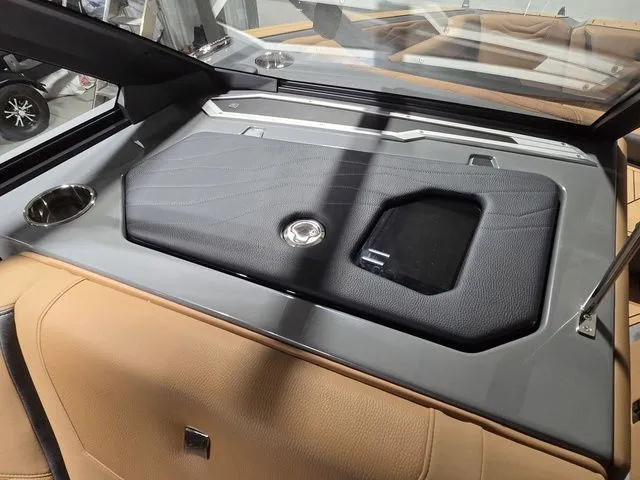 Slide: The Image of Nautique Super Air Nautique G23 2026 - 17