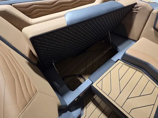 Slide: The Image of Nautique Super Air Nautique G23 2026 - 25