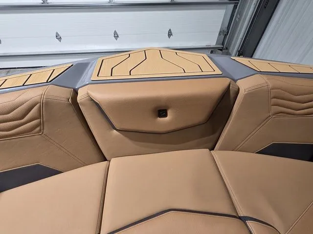 Slide: The Image of Nautique Super Air Nautique G23 2026 - 26